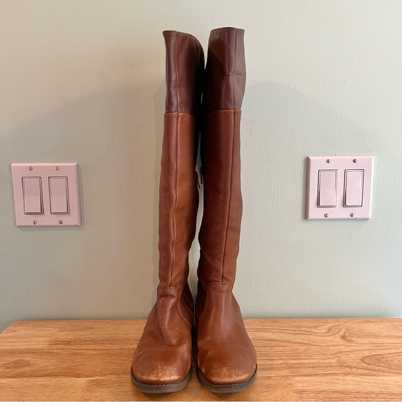 🌺HOST PICK🌺 Brown tall riding boots - size 6 - Picture 3 of 13